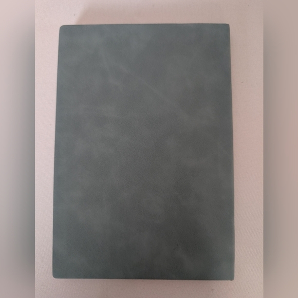 Gothic Skeleton "The Reader" Softback Notebook Journal NWT - Picture 5 of 8